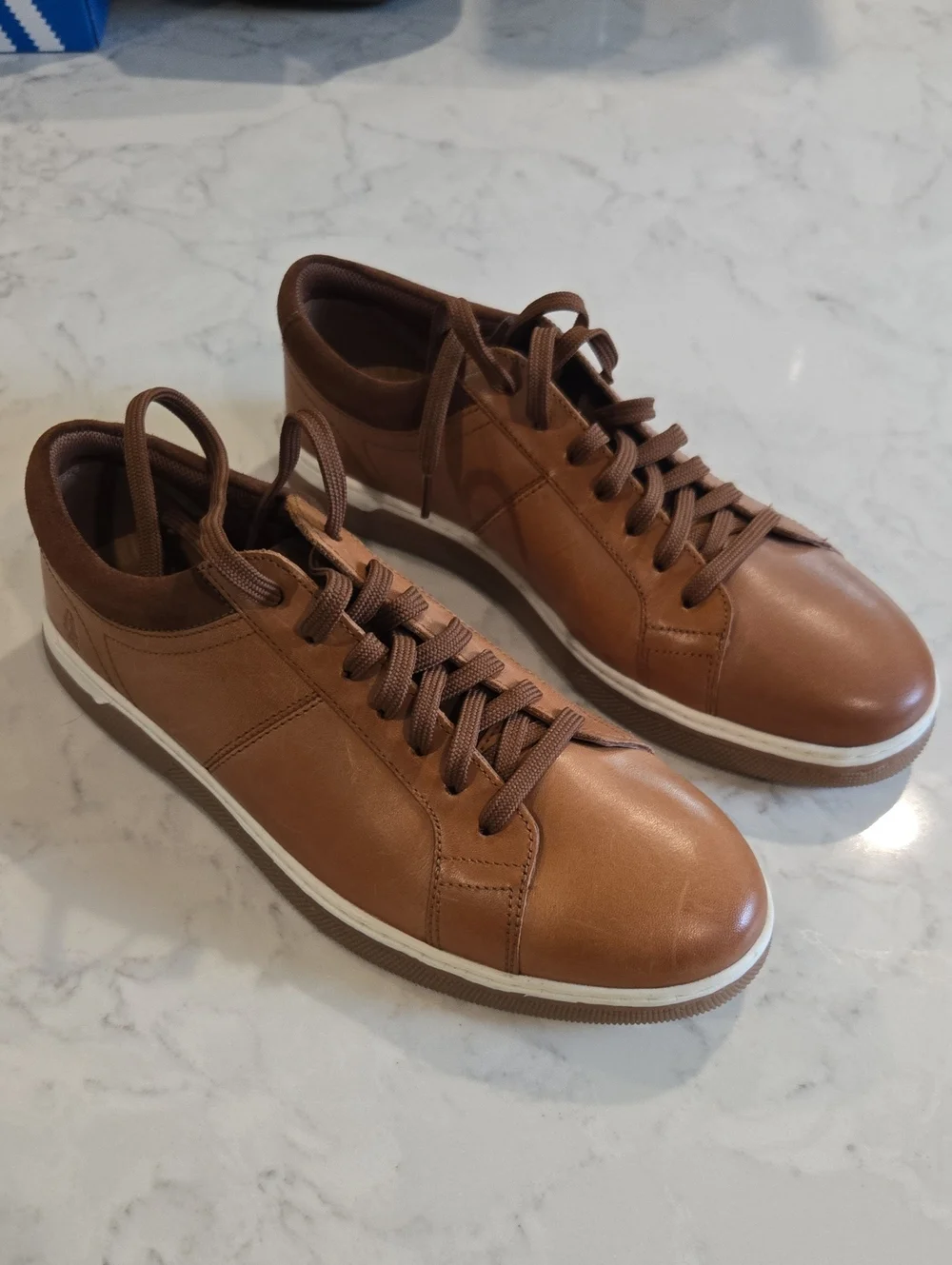 Men's Casual Low-Top Sneakers in Brown